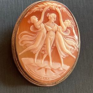 Vintage Cameo Brooch